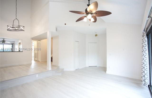 4211 S Pine Island Rd Gallery 3