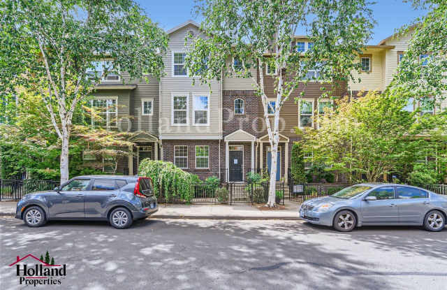 Lovely 3-Level Townhouse in great Hillsboro location! photos photos