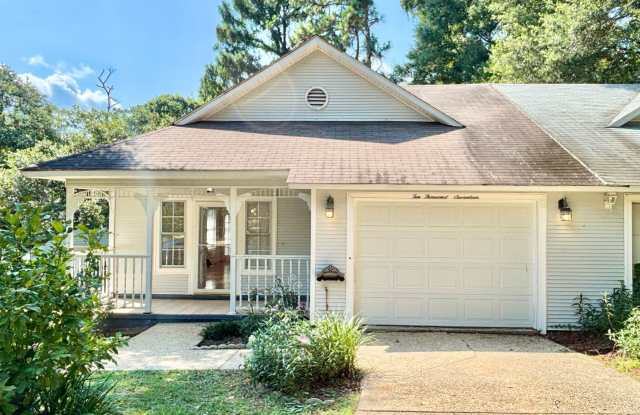 Charming 3-Bedroom Duplex photos photos