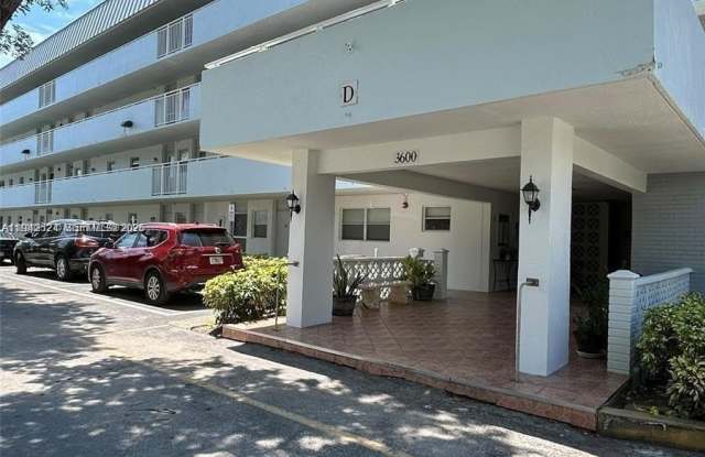 3600 NE 170th St photos photos