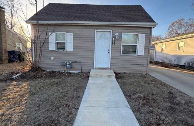 Now Leasing: Charming 1 Bedroom, 1 Bathroom Home in Waterloo, IA! photos photos