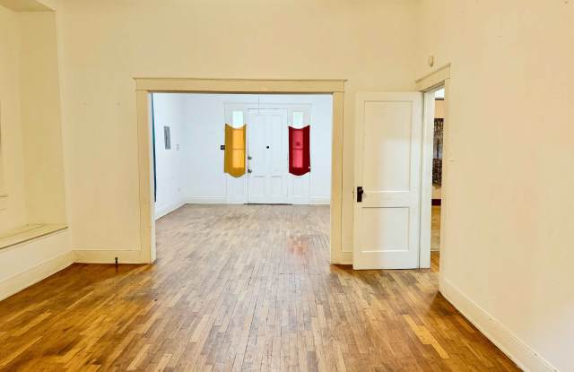 1955 Kentucky Street Gallery 3