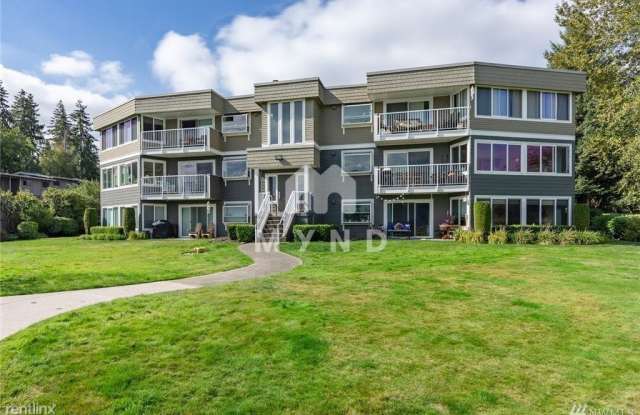 4214 W Lake Sammamish Pkwy NE APT 306 - 4214 West Lake Sammamish Parkway Northeast, Redmond, WA 98052