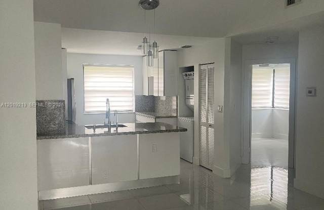 10121 W Sunrise Blvd - 10121 West Sunrise Boulevard, Plantation, FL 33322