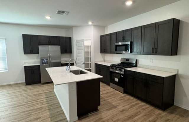 Marana- 4 bedroom/ 2 bathroom BRAND NEW HOME! photos photos
