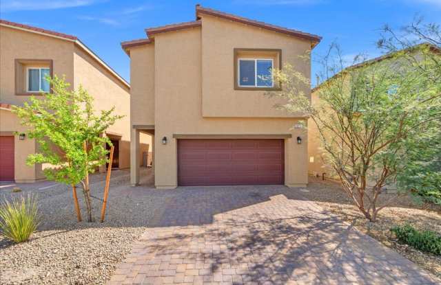 Newer 4 Bd, 3 Bth, Granite Countertops and Entertainer’s Dream! photos photos