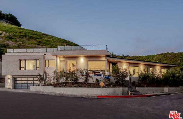 1205 Las Lomas Place photos photos