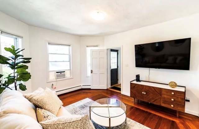 469 Mt Hope Ave Gallery 1