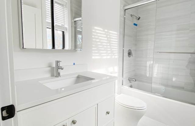 Modern 2-Bed/2-Bath w/ W/D in Unit photos photos