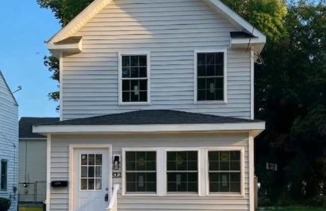522 PINE Street Gallery 1