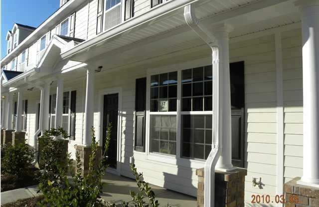 2BR/2.5BA Condo Central Commons Gated Community - Available 5/1! photos photos