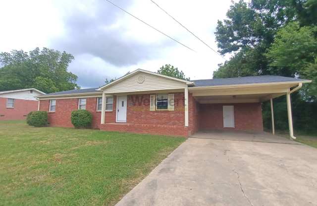4-Bed, 2-Bath house with huge backyard photos photos