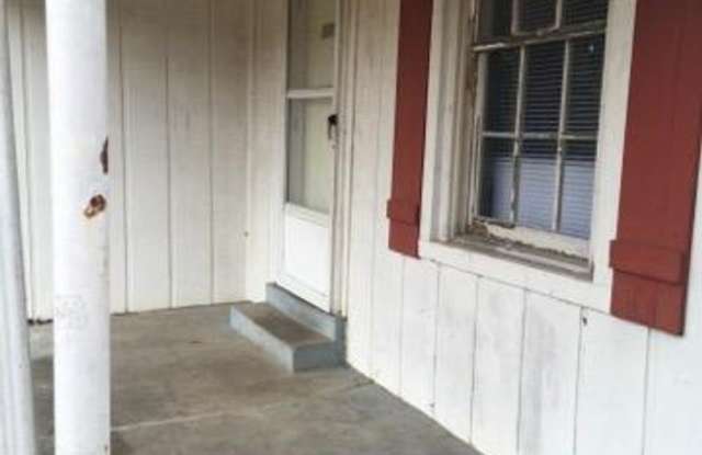 1001 N 17TH ST - 1001 North 17th Street, Mayfield, KY 42066