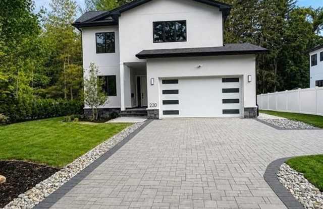 220 Riveredge Gallery 1
