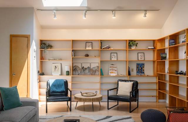 216 E Homestead Drive Gallery 3