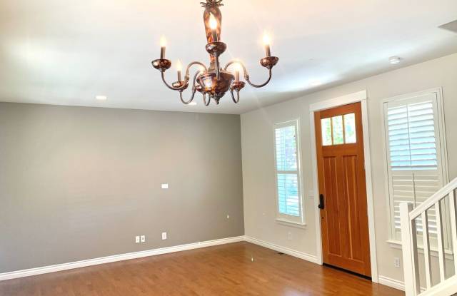309 Creekside Village Dr. Gallery 3