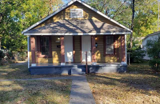 2004 A Franklin St. photos photos