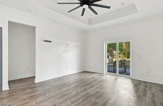 2116 Palm Avenue Gallery 4