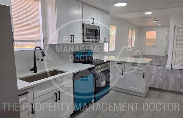 Comfortable 3-Bedroom Home in Prime Tampa Location – Fully Remodeled! photos photos