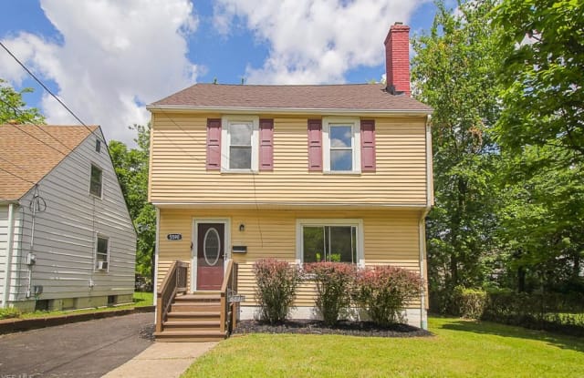 5590 Lafayette Ave - 5590 Lafayette Avenue, Maple Heights, OH 44137