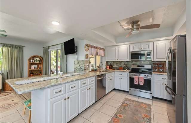 1137 N Town And River Dr Gallery 2