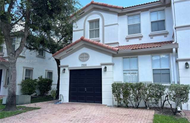 7839 NW 110th Ave photos photos