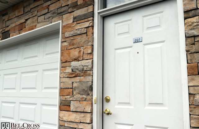 2 Bedroom Townhouse in Med Center area - Available 06/02/2027 Gallery 3