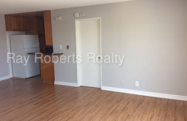 315 Gladys Avenue Unit: 12 - 315 Gladys Avenue, Long Beach, CA 90814