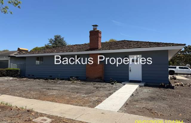 Wonderful three bedroom home next to Hartnell Park photos photos