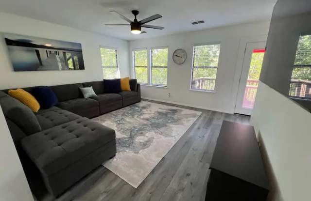 15963 Booth Circle Gallery 2