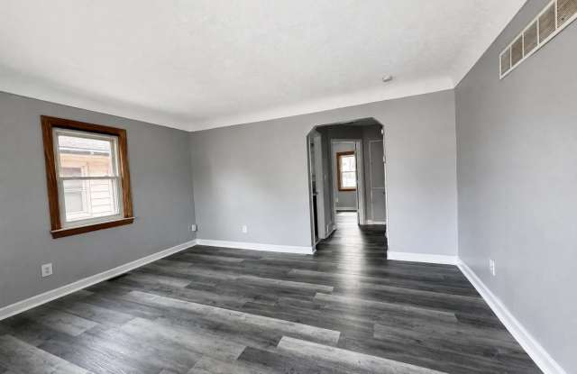 1773 Russell Avenue Gallery 3