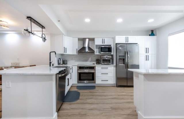 6096 Huntwick Terrace Gallery 2