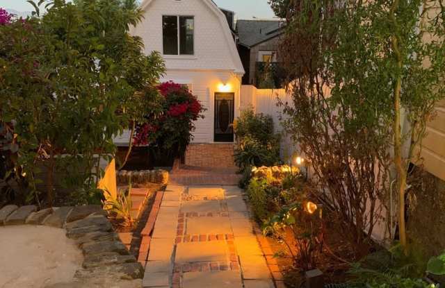 Dolores Heights: Sun-filled 1 Bedroom Home with Bonus Room, Yard  Garage near Dolores Park - 617 Sanchez Street, San Francisco, CA 94114