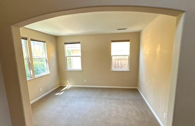 545 Terracina Way Gallery 2