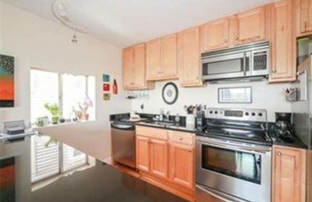 386 E 8th St photos photos
