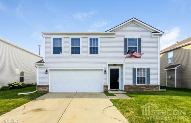 606 Greenway Street - 606 Greenway Street, Greenwood, IN 46143