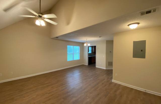 ROOMMATE MATCHING ONLY -  1/2 Off Deposit! - IMMEDIATE MOVE IN AND OCTOBER MOVE IN! Gallery 3