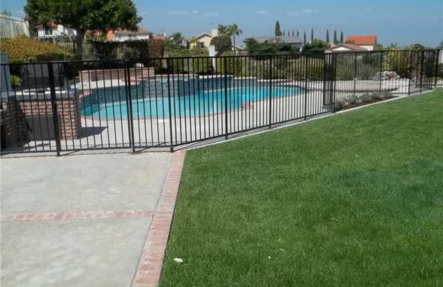 3535 Holmes Circle Gallery 2