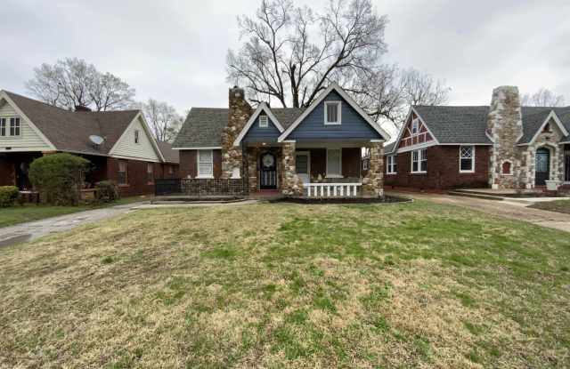 920 N AUBURNDALE St photos photos