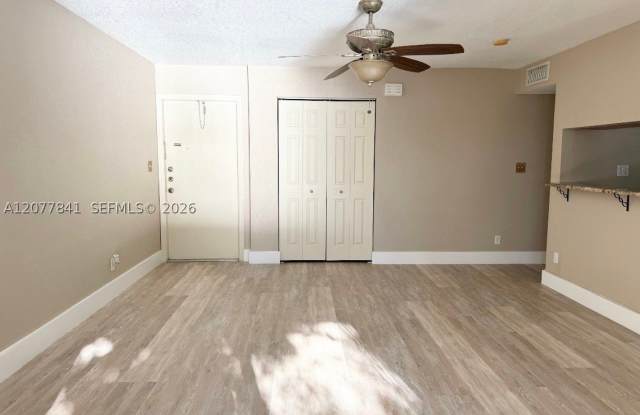 3711 NW 95th Ter Gallery 2