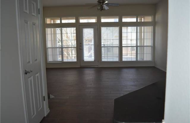 2918 Ranch Road 620 N. Gallery 4