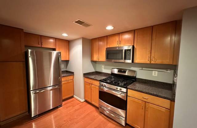 2220 FAIRFAX Drive unit: 806 photos photos