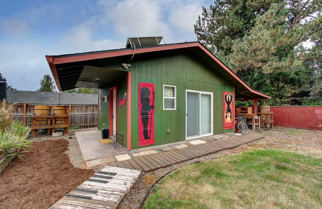 Studio ADU Unit w/ 1ba. Gallery 4