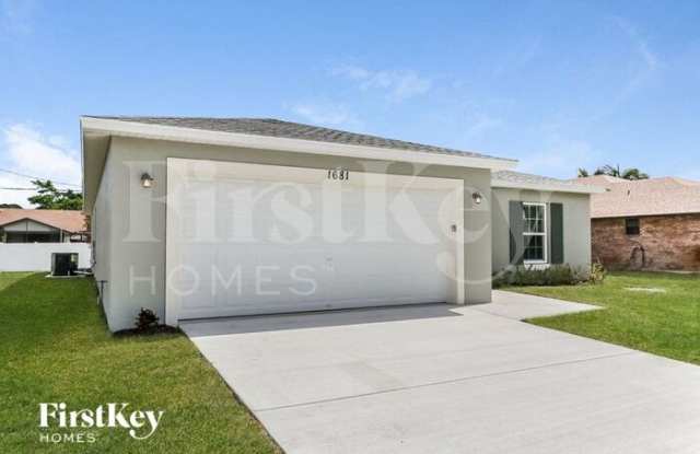 1681 Southeast Mariner Lane photos photos