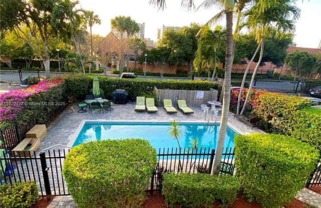 600 NE 7th Ave photos photos