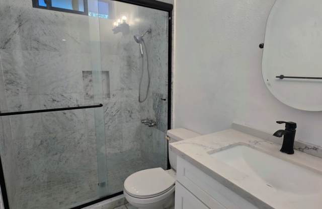 1352 Club View Drive Gallery 4