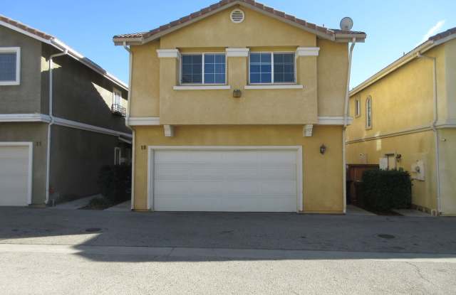 *Reduced* 3 bedroom, 2.5 bath townhome on Dronfield in Polk Village complex photos photos