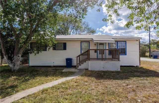 1350 Ormond Drive Gallery 1