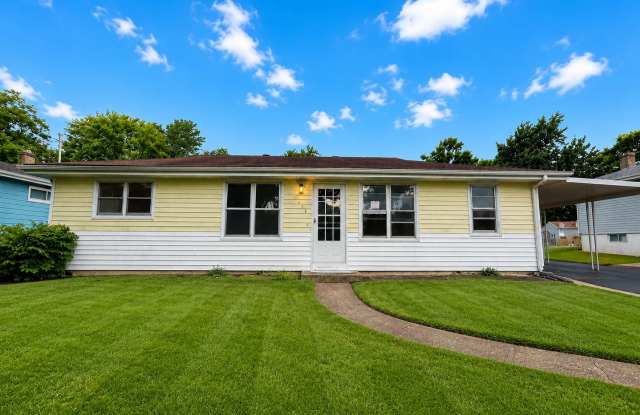 xHuge 3 Bed / 1.5 Bath – Massive Living Room & Kitchen – Section 8 Welcome! photos photos xHuge 3 Bed / 1.5 Bath – Massive Living Room & Kitchen – Section 8 Welcome! photos photos
