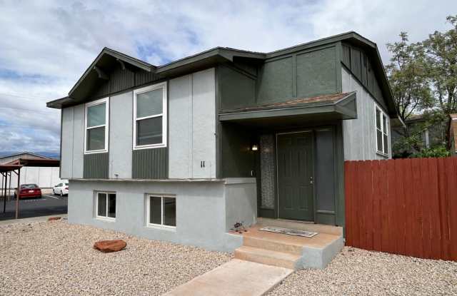 Available now! Split floor plan- 4 Bed, 2 Bath Home For Rent Gallery 4